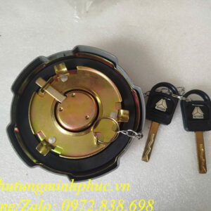 Alternative view of Nắp Bình Dầu Xe Đầu Kéo Howo A7, Sitrak 440