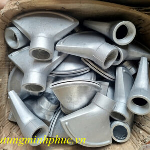 Béc mỏ vịt xe phun nước rửa đường